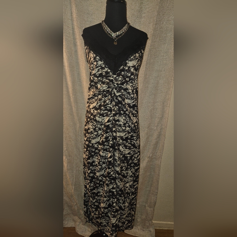 💙Used Elegant Black and Cream Women's Dress